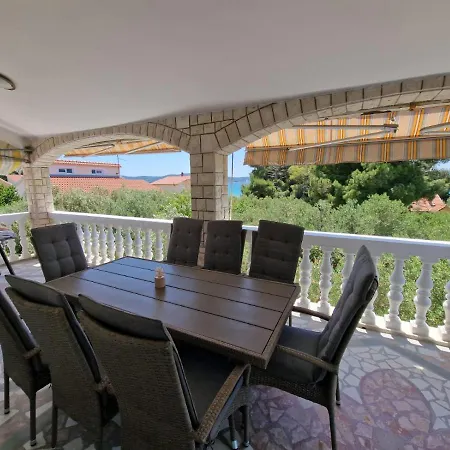 Lugovic Apartment *